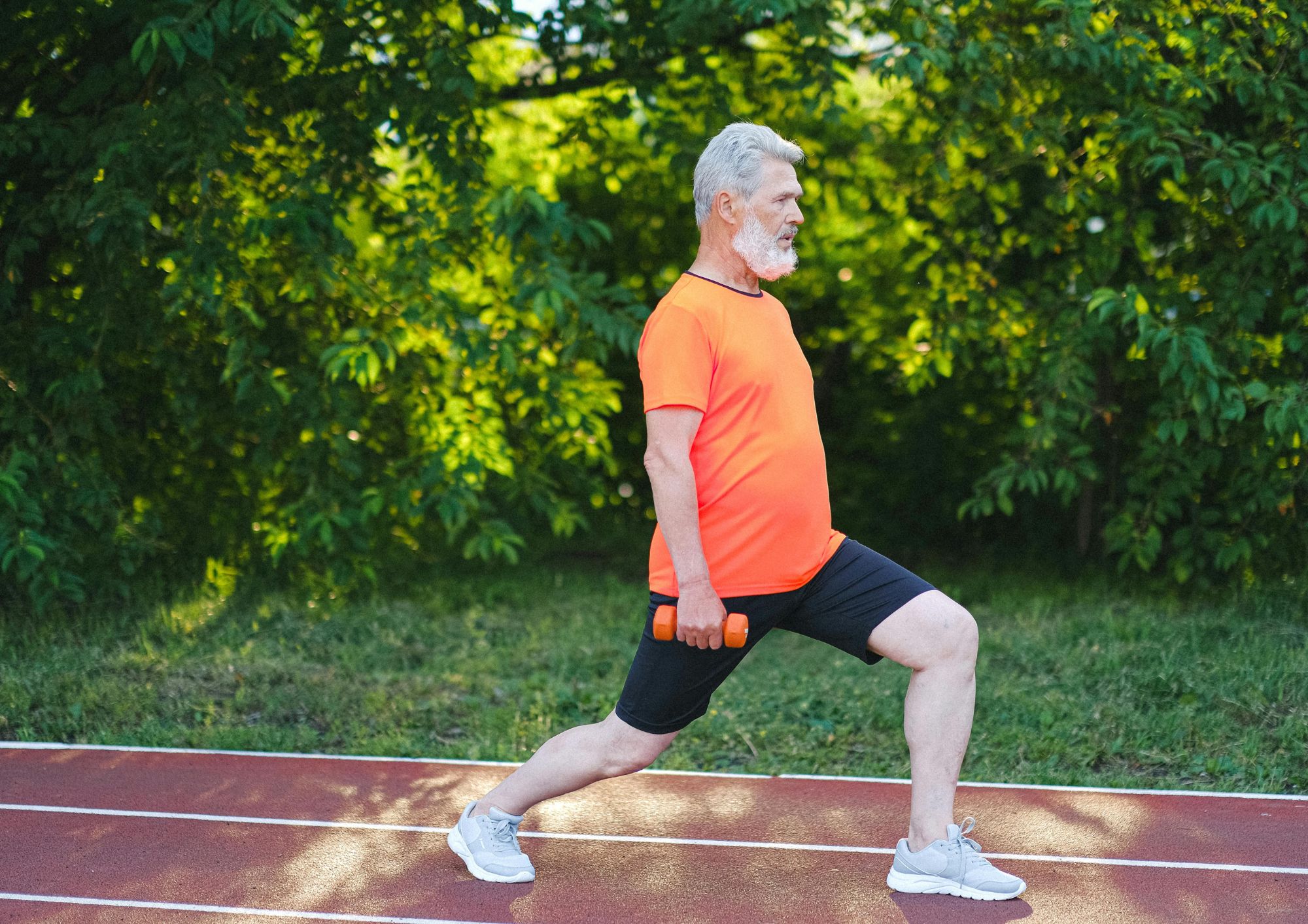 Enfortir el cos a qualsevol edat: el valor de l’entrenament de força per a persones grans